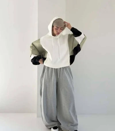 Combination hoodie for women, free size 38-44, 63 cm length, available in three colors